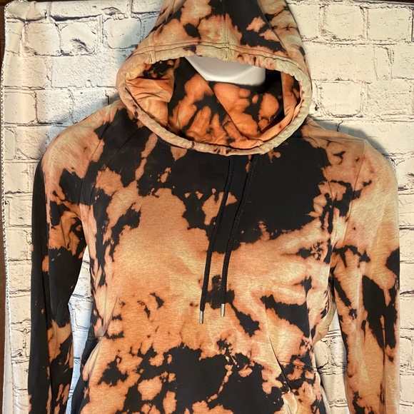 Under Amour Reverse Tye Dye Open Back Hoodie, Size M - Picture 5 of 11